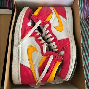 Jordan 1 Retro High OG / Light Fusion Red